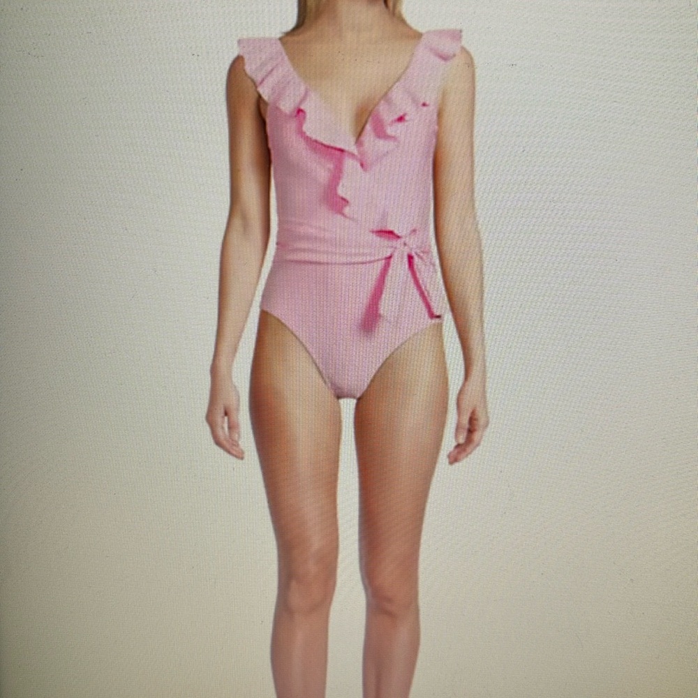 NWT Lilly Pulitzer Delphie Seersucker Ruffled One Piece Swimsuit in Roxie Pink